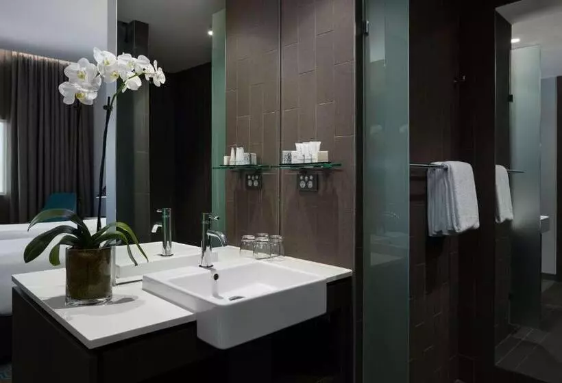 キングサイズベッド、ビュー付きデラックスルーム, Rydges Sydney Airport
