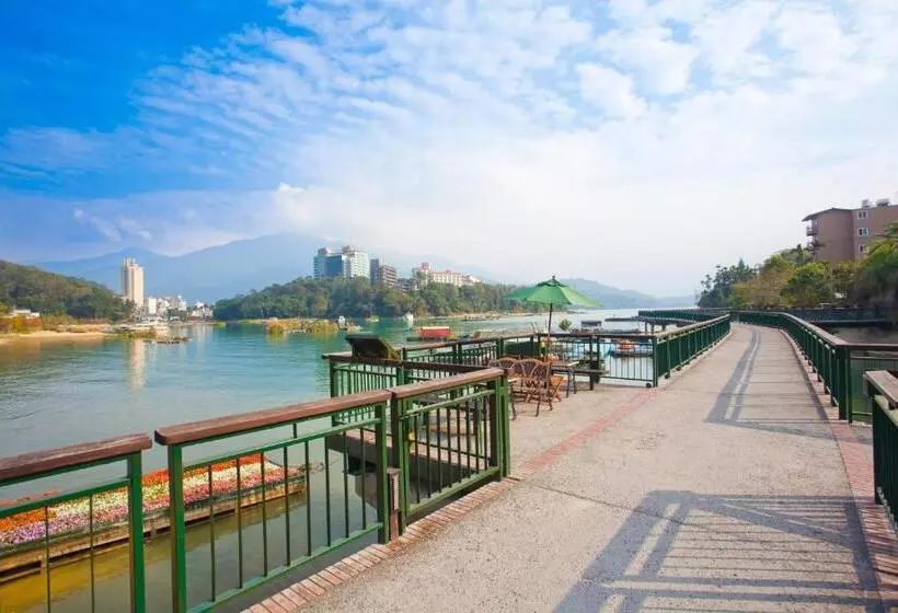 سوییت لوکس, Sun Moon Lake