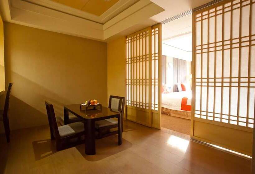 اتاق استاندارد با چشم‌انداز دریاچه, Sun Moon Lake