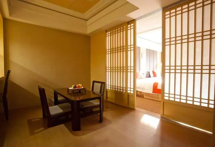 اتاق استاندارد با چشم‌انداز دریاچه, Sun Moon Lake