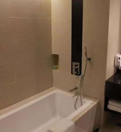 デラックスルーム, Swiss Belhotel Harbour Bay