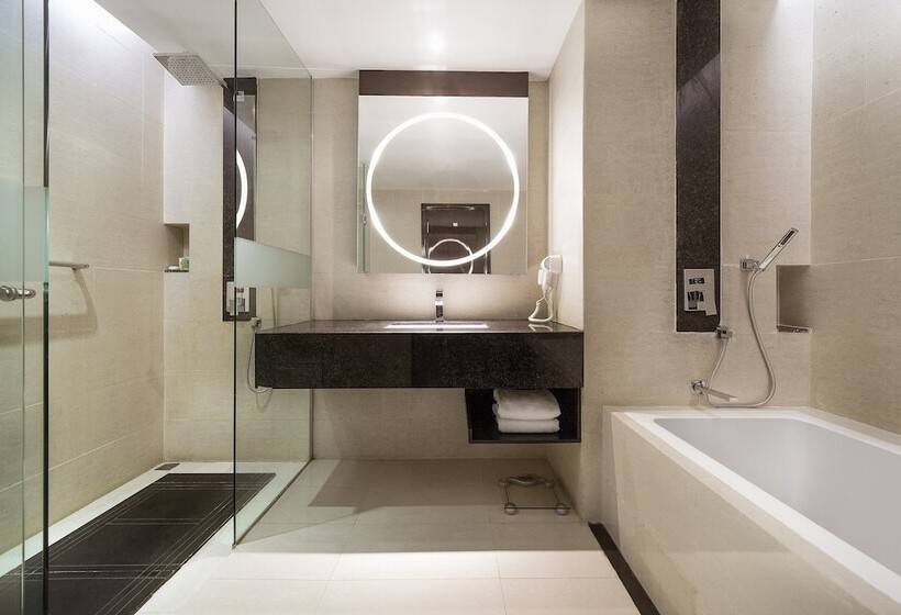 Номер Deluxe, Swiss Belhotel Harbour Bay