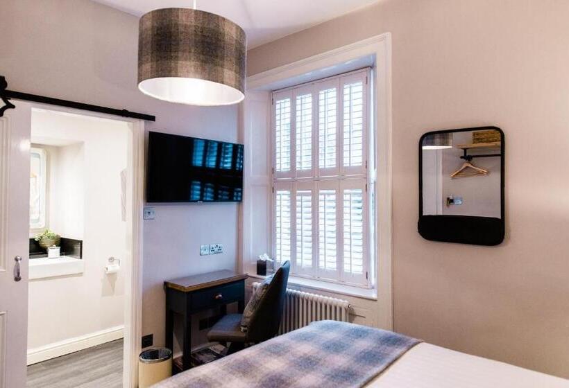 标准间, Tweedies Bar And Lodge