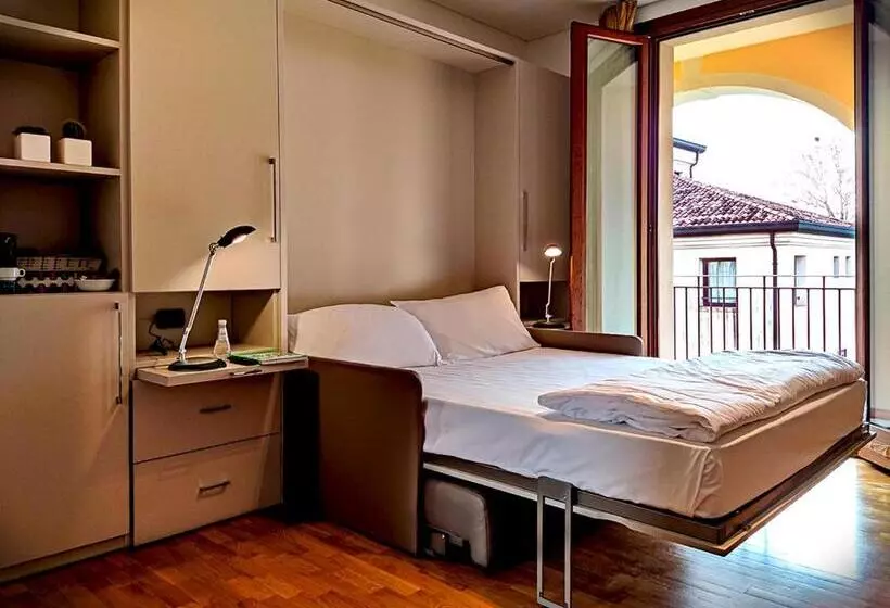 Standard Studio, Villa Dei Carpini