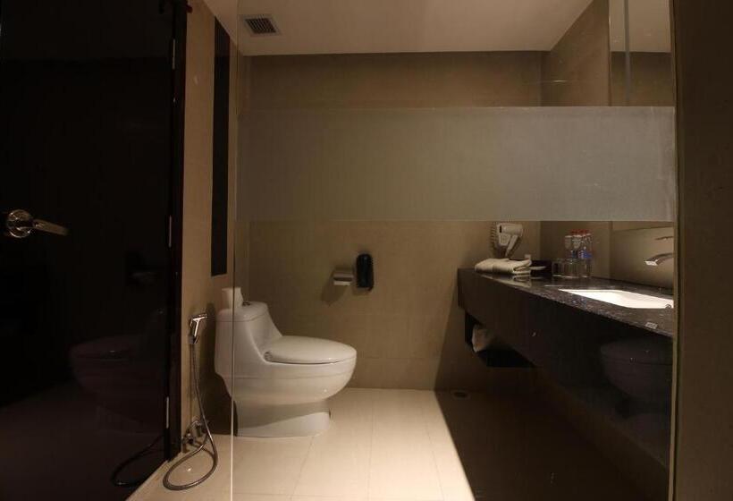 Номер Superior Кровать Кинг, Swiss Belhotel Harbour Bay