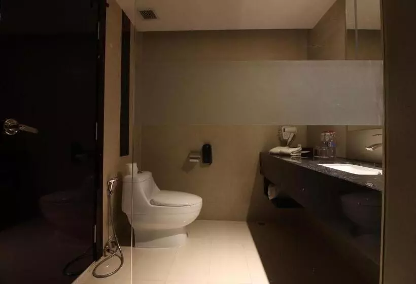 キングサイズベッドのスーペリアルーム, Swiss Belhotel Harbour Bay