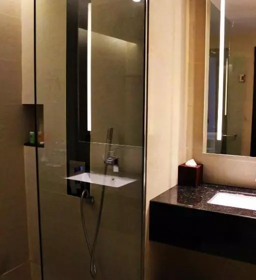 キングサイズベッドのスーペリアルーム, Swiss Belhotel Harbour Bay