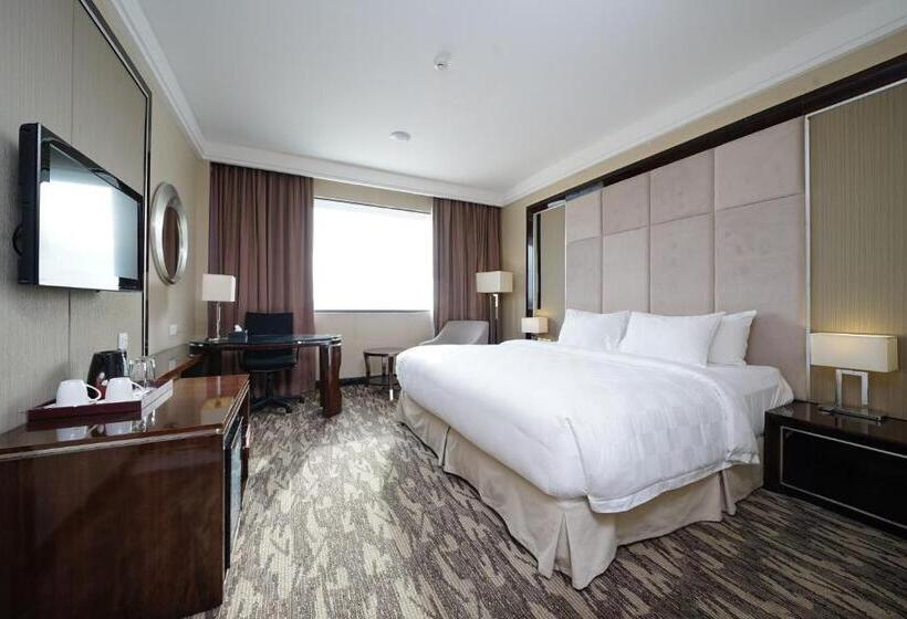 디럭스 룸 킹사이즈 침대, Swiss Belhotel Harbour Bay