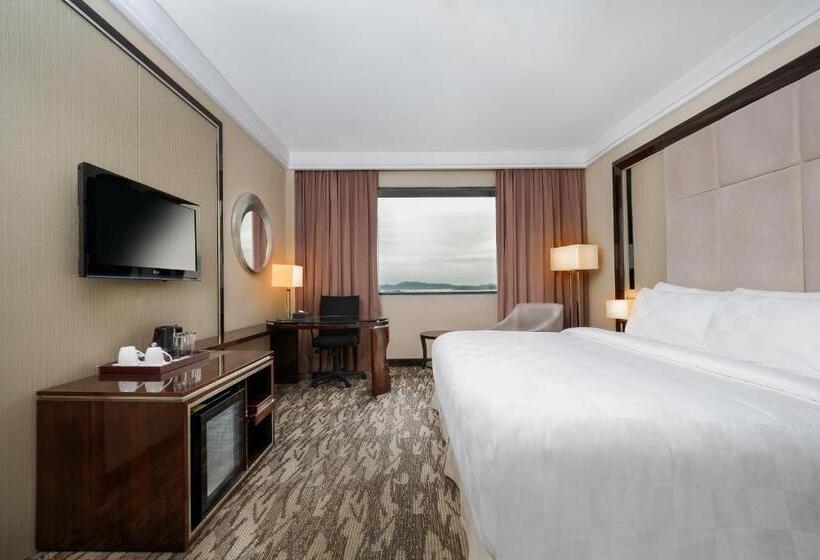 Номер Superior Кровать Кинг, Swiss Belhotel Harbour Bay