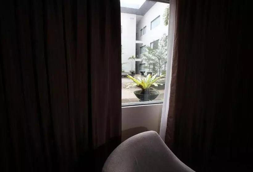 デラックスルーム, Swiss Belhotel Harbour Bay