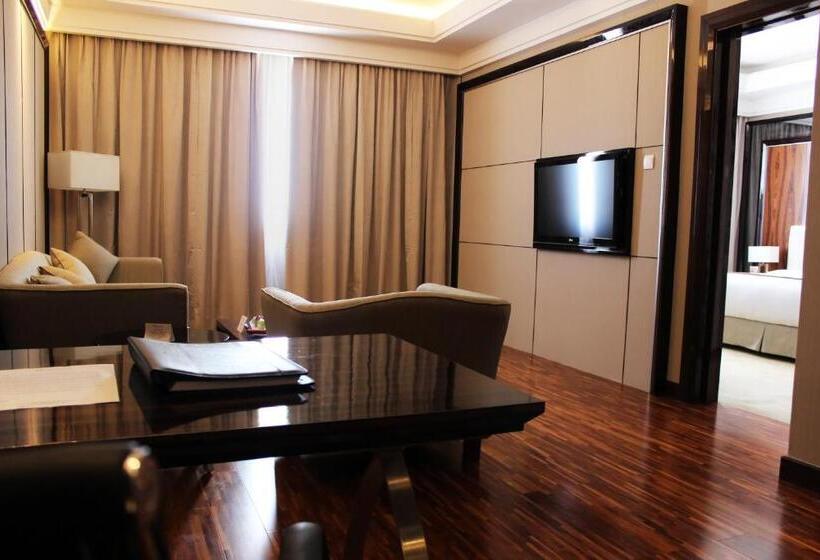 Полулюкс, Swiss Belhotel Harbour Bay