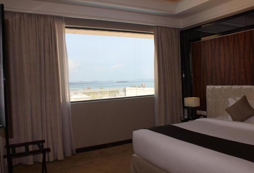 جناح جونيور, Swiss Belhotel Harbour Bay