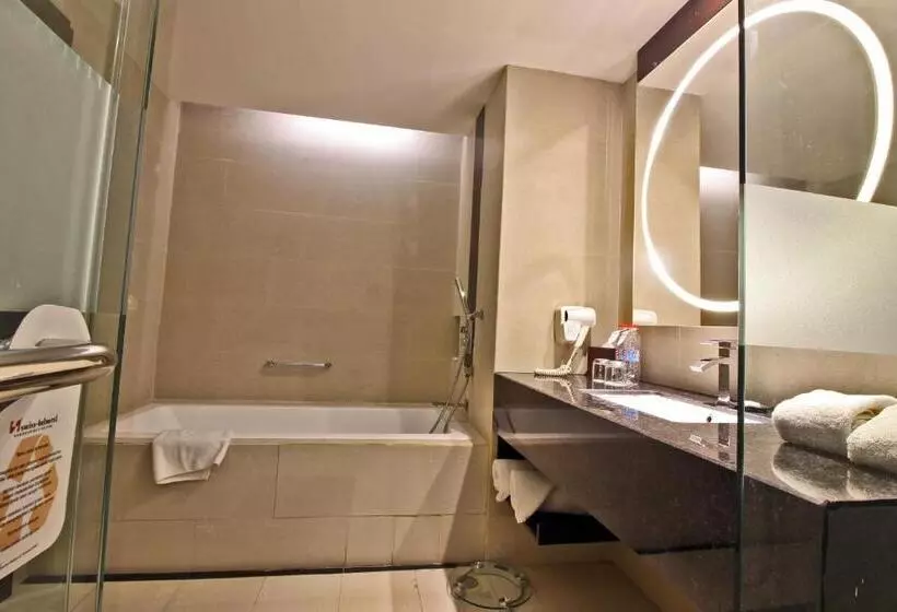 デラックスルーム, Swiss Belhotel Harbour Bay