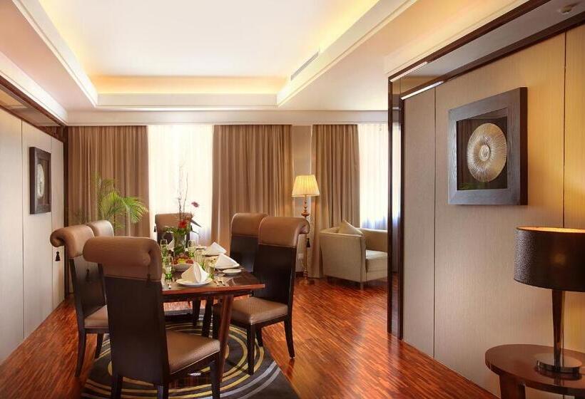 Президентский Люкс, Swiss Belhotel Harbour Bay