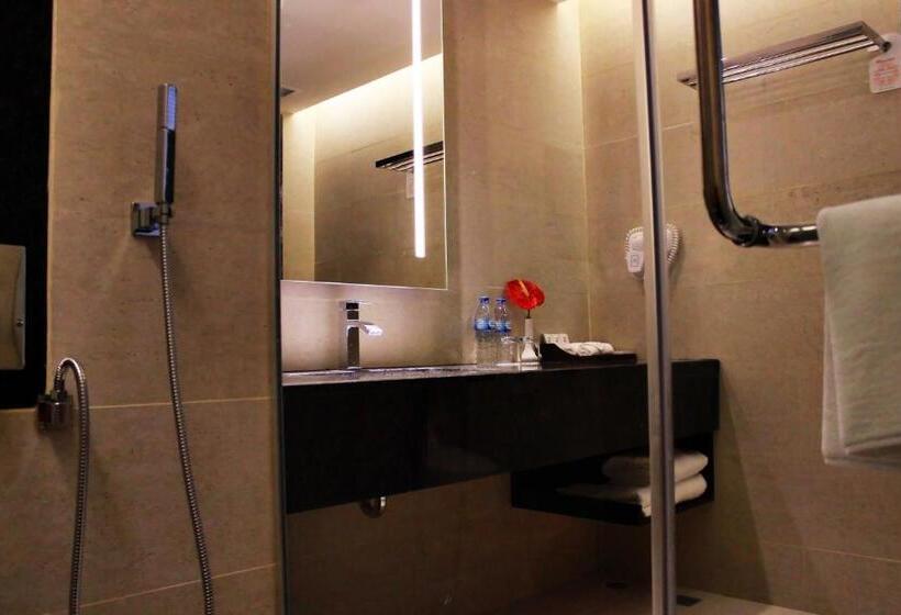 Номер Superior, Swiss Belhotel Harbour Bay