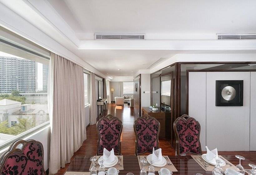 Президентский Люкс, Swiss Belhotel Harbour Bay