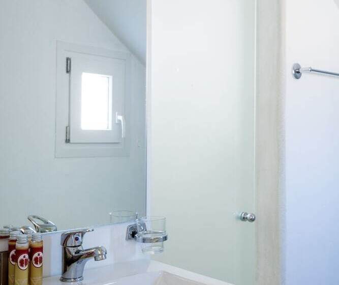 جناح جونيور, Villa Del Sol Mykonos