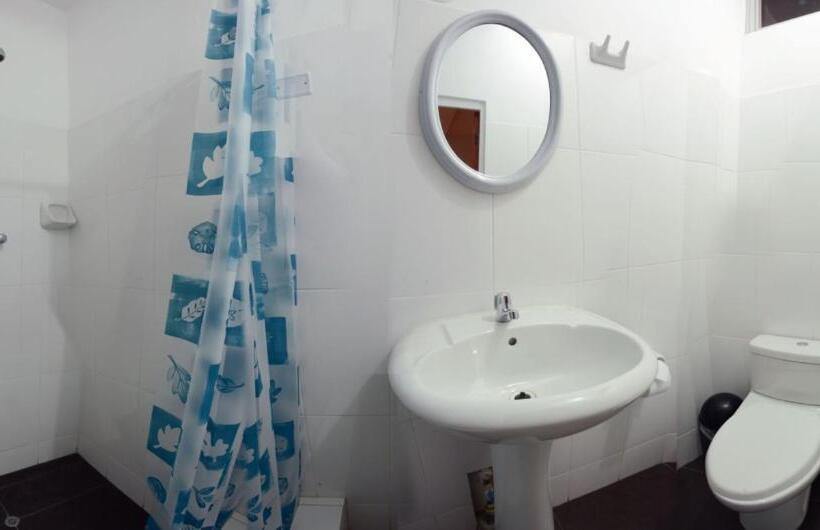 标准三人间, Hostal Casa Blanca