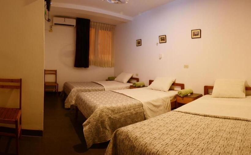 Quarto Triplo Estandar, Hostal Casa Blanca