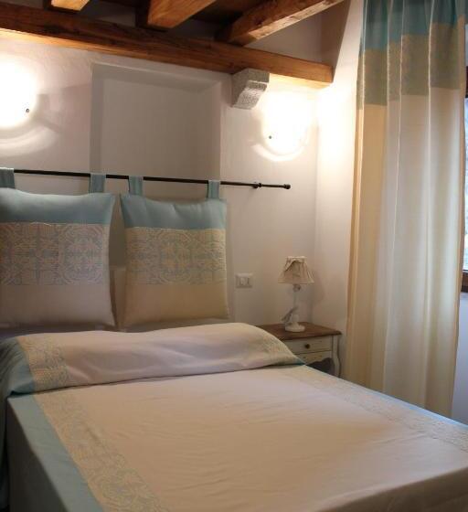 ベーシックルーム, B&b Piazza Di L Ara