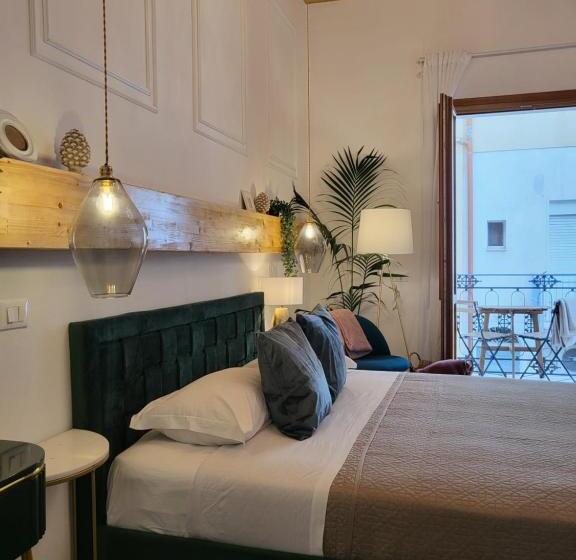 デラックスの4人部屋, Atrium