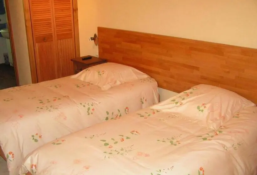 スタンダード4人部屋, Chambres D Hôtes La Forterie