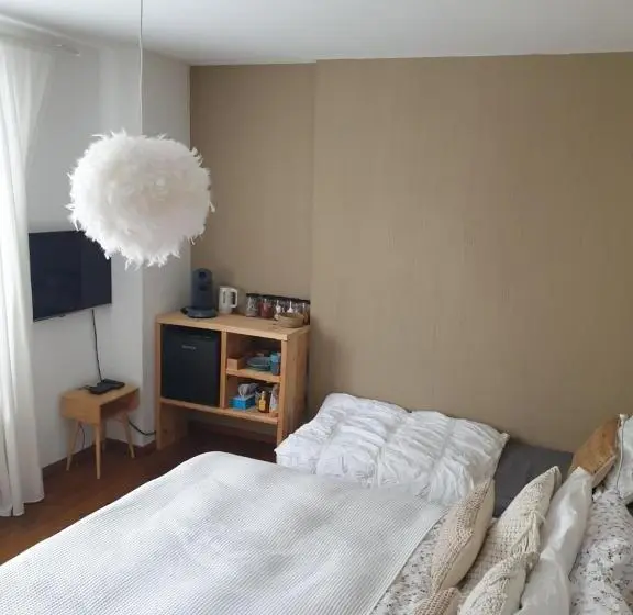 スタンダードトリプルルーム, Escale Chambre D Hôtes Au Coeur Du Vieux Profondeville Entre Namur Et Dinant