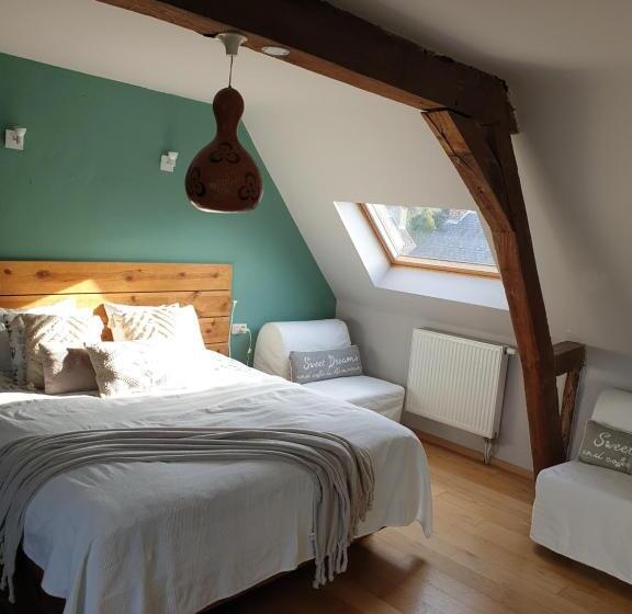 4인용 스탠다드 룸, Escale Chambre D Hôtes Au Coeur Du Vieux Profondeville Entre Namur Et Dinant