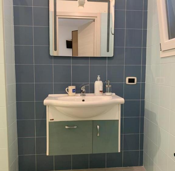 Camera Familiare, Librari   Quality Confort