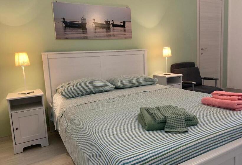 Camera Familiare, Librari   Quality Confort