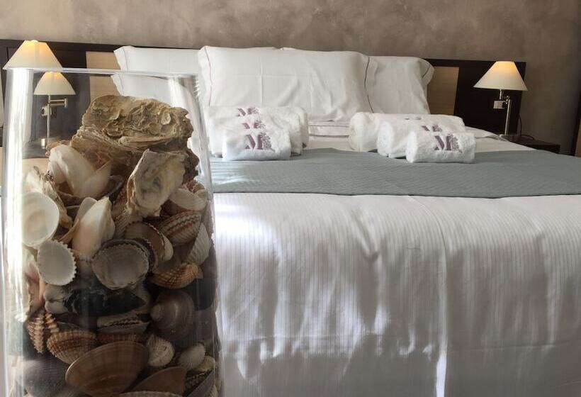 스탠다드 트리플 룸 풀장 전망, Marricriu Camere Avola