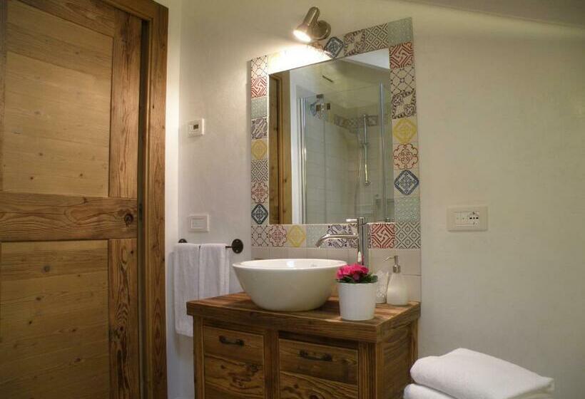 غرفة كومفورت ثلاثية, La Vita In Campagna