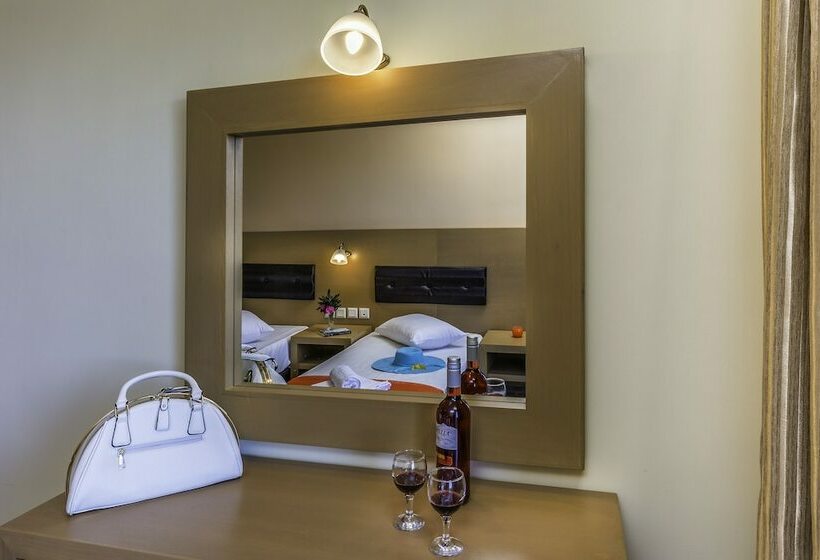 استودیوی استاندارد, Kozanos Hotel & Suites