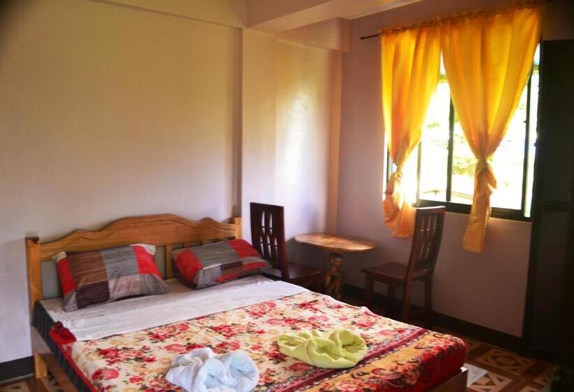 발코니 디럭스 룸, Banaue Greenfields Inn