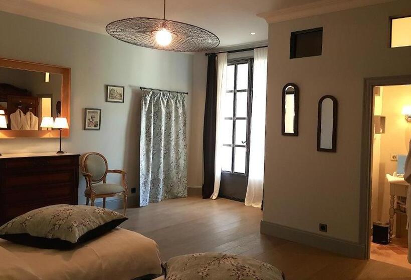 디럭스 스위트 킹 침대, Château Moussoulens