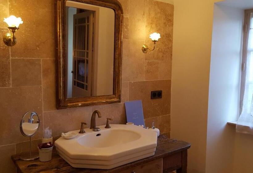 디럭스 룸, Château Moussoulens