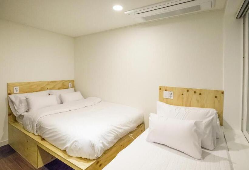 スタンダードトリプルルーム, Seoulite Inn Myeongdong Formerly   Step Inn Myeongdong 2