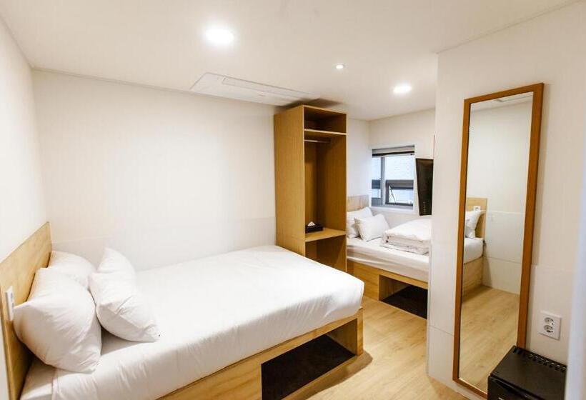 スタンダードトリプルルーム, Seoulite Inn Myeongdong Formerly   Step Inn Myeongdong 2
