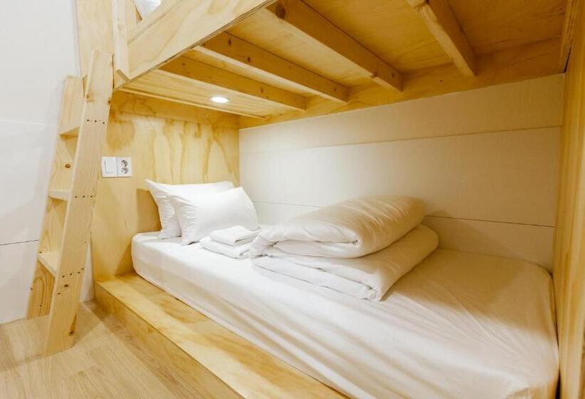 ルームシェアのワンベッド, Seoulite Inn Myeongdong Formerly   Step Inn Myeongdong 2