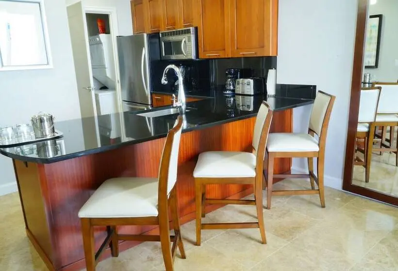 キングサイズベッドのデラックススイート, Palm Beach Singer Island Resort & Spa Luxury Suites