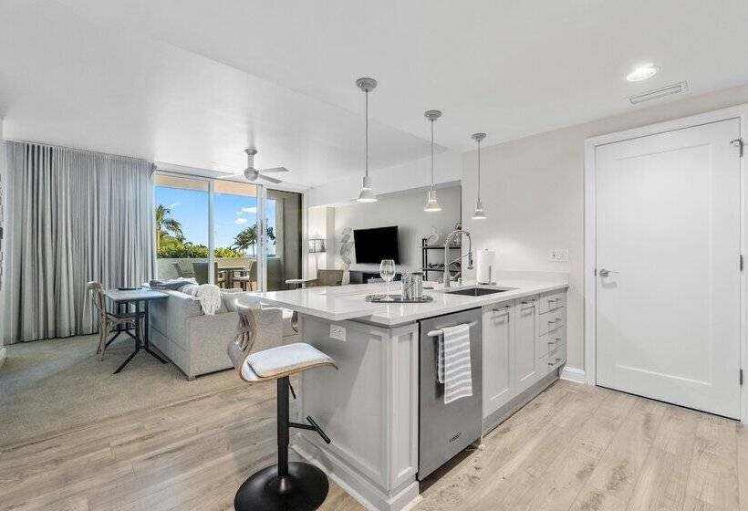 جناح ديلوكس مطل على البحر, Palm Beach Singer Island Resort & Spa Luxury Suites