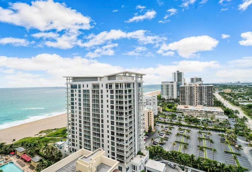 جناح دور أخير, Palm Beach Singer Island Resort & Spa Luxury Suites