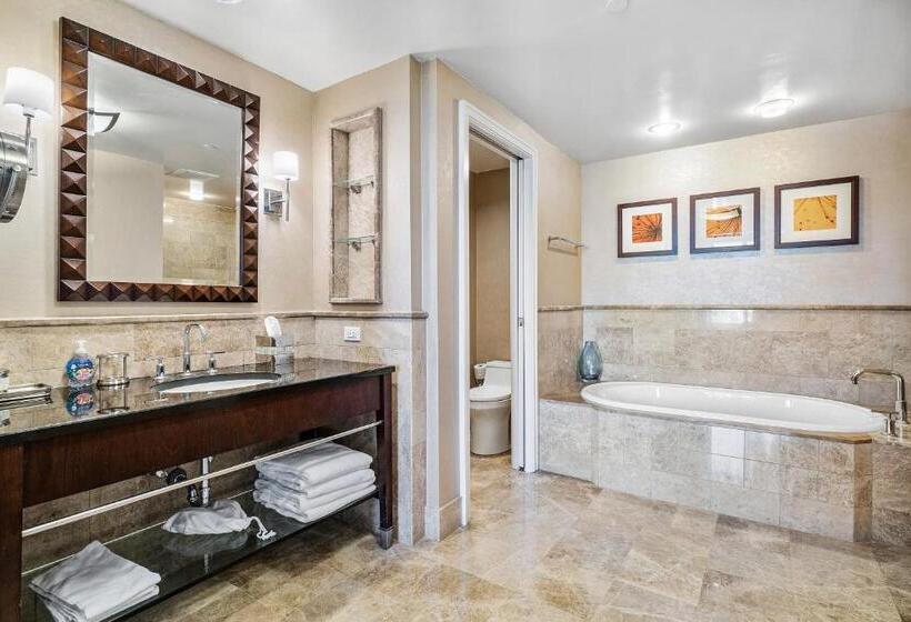 جناح سرير كينج, Palm Beach Singer Island Resort & Spa Luxury Suites