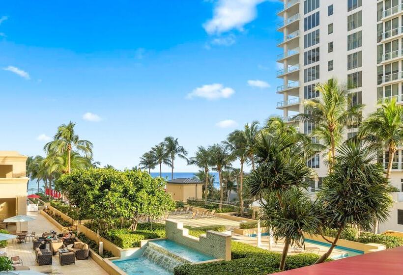 جناح ديلوكس مطل على البحر, Palm Beach Singer Island Resort & Spa Luxury Suites