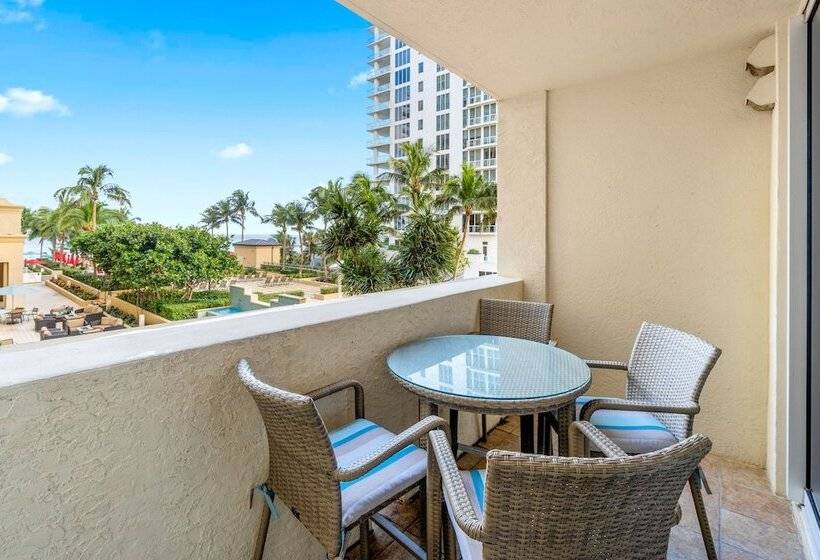 جناح ديلوكس مطل على البحر, Palm Beach Singer Island Resort & Spa Luxury Suites