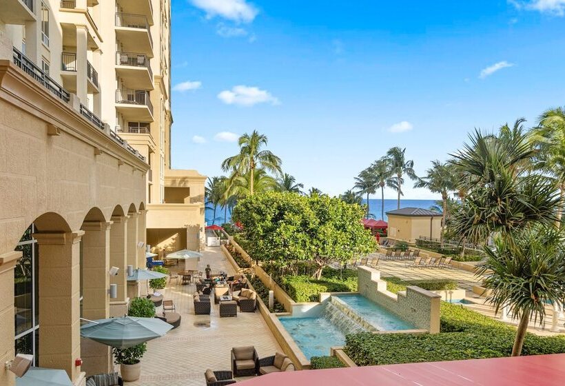 جناح ديلوكس مطل على البحر, Palm Beach Singer Island Resort & Spa Luxury Suites