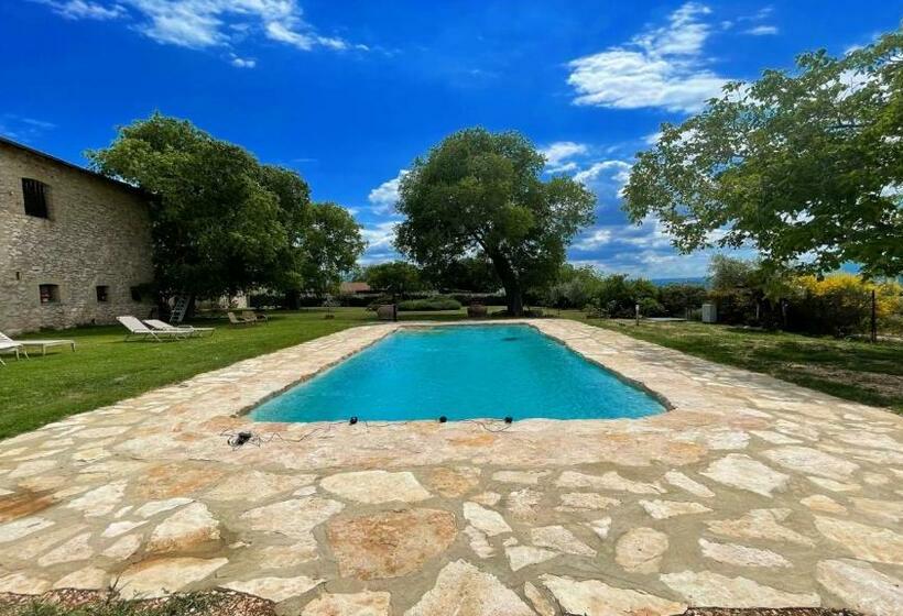 خانه 1 خوابه, Exclusive Pool Open All Year Spoleto Biofarm Slps 8 Village Shops, Bar1 Km 5