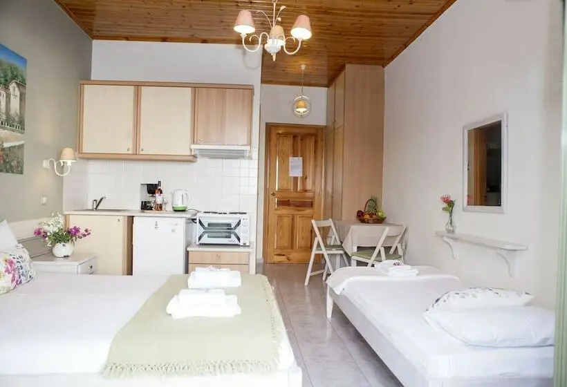 استودیو خانوادگی, Nontas Homes