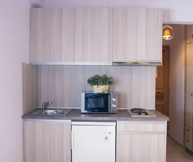 استودیوی لوکس, Nontas Homes