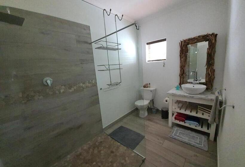 スタンダードルーム, Plett57   Self Catering   Room No1